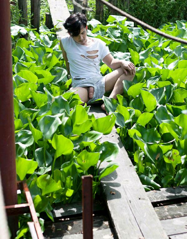 MAN-OMG-7---JOEY-RAINING-BOY